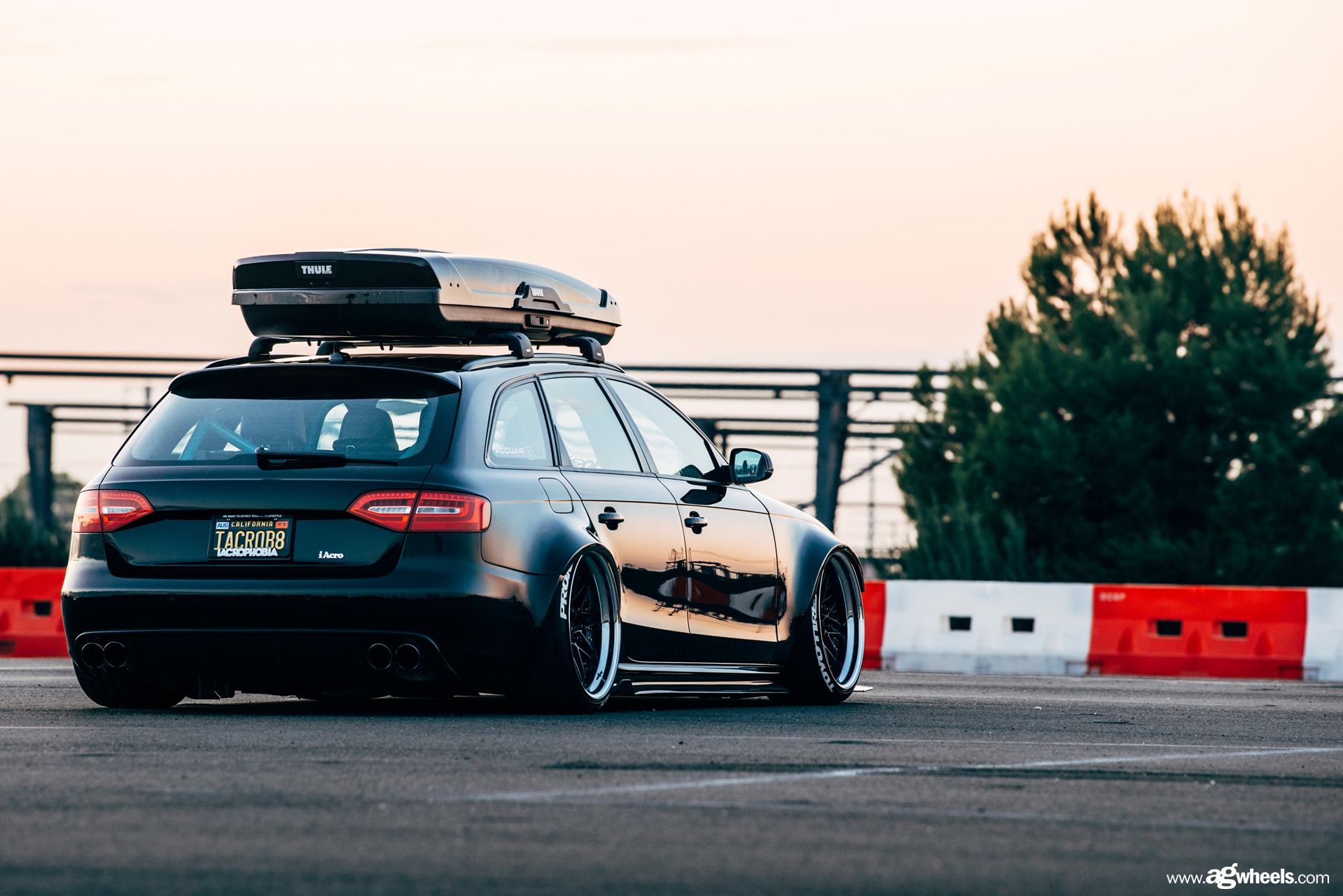 audi-a4-avant-sr10-matte-abyss-blue-chrome-lip-gold-hardware-1_38839937091_o-min.jpg
